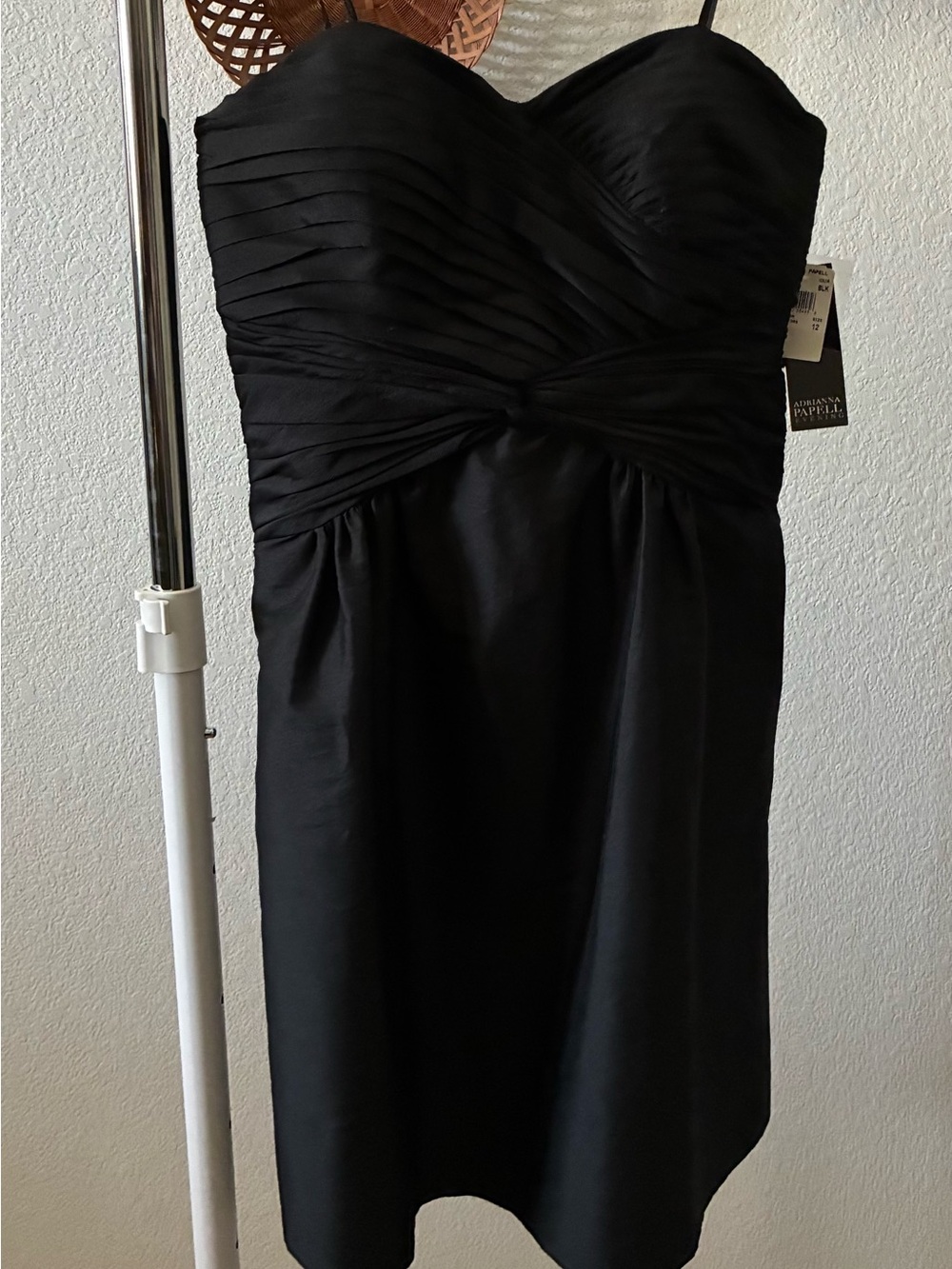Adrianna Papell Black Strapless Pleated Twist-Front Cocktail Dress